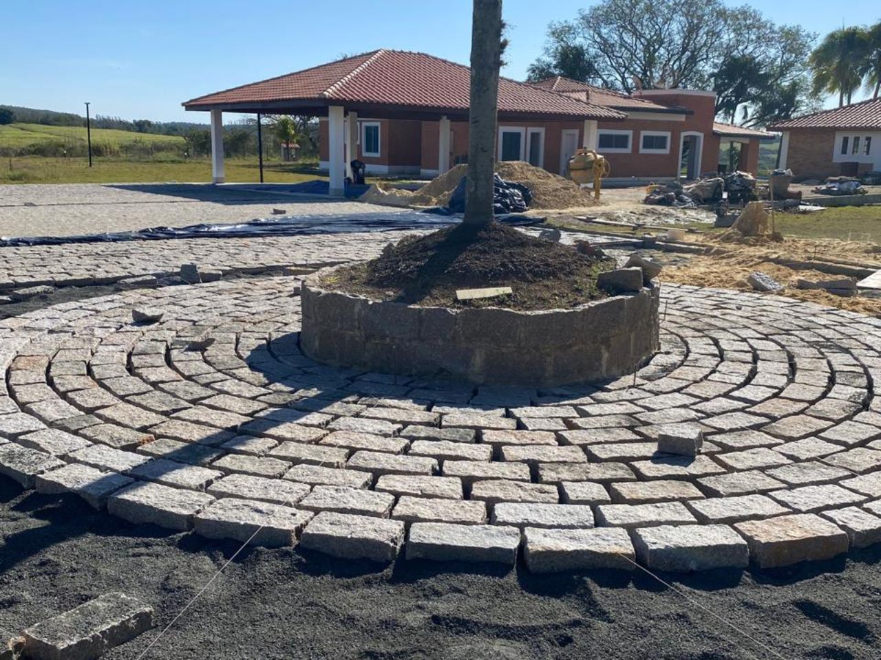 calçamento de pedras folheta